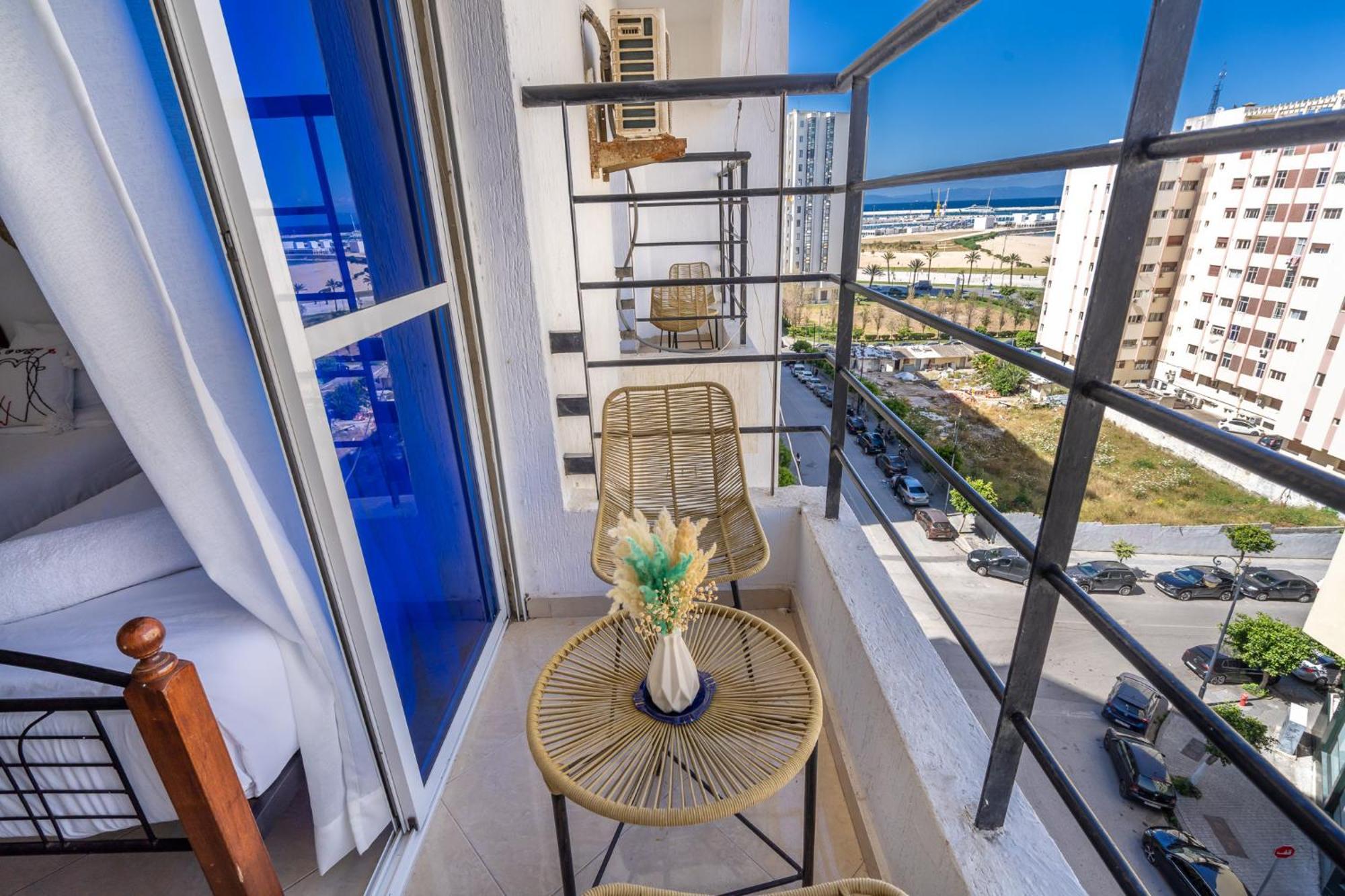 Appartement 2 Chambres Pres De La Corniche Tanger Exterior foto